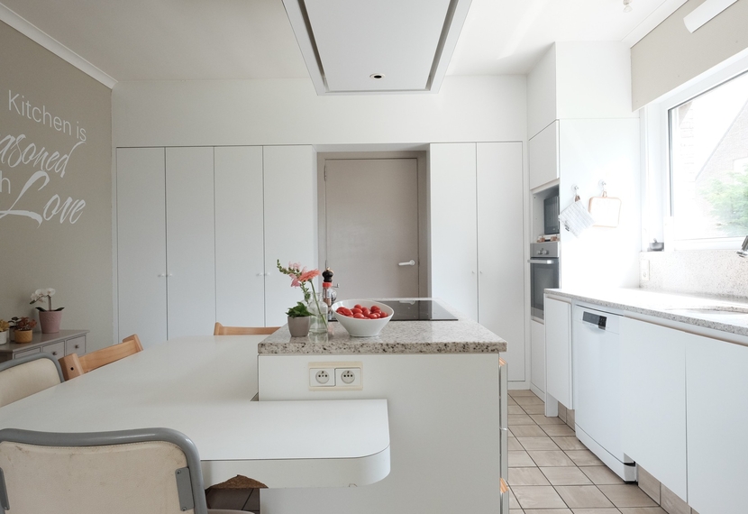 Alleenstaande gelijkvloerse woning op ruim perceel van 1.748 m² in Hooglede