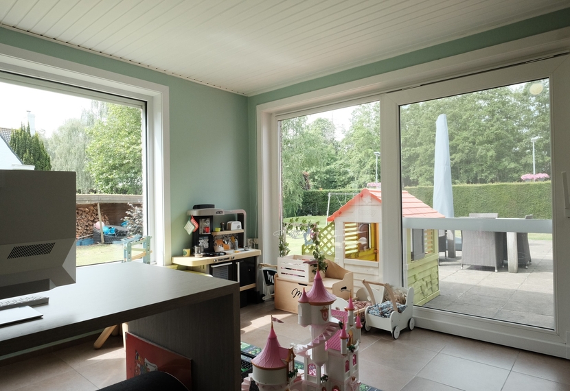 Alleenstaande gelijkvloerse woning op ruim perceel van 1.748 m² in Hooglede