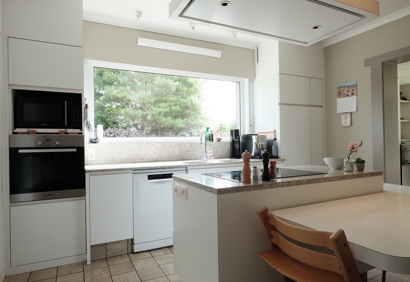 Alleenstaande gelijkvloerse woning op ruim perceel van 1.748 m² in Hooglede
