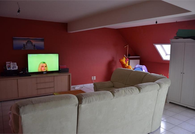 Instapklaar dakappartement met terras en autostandplaats in Ardooie