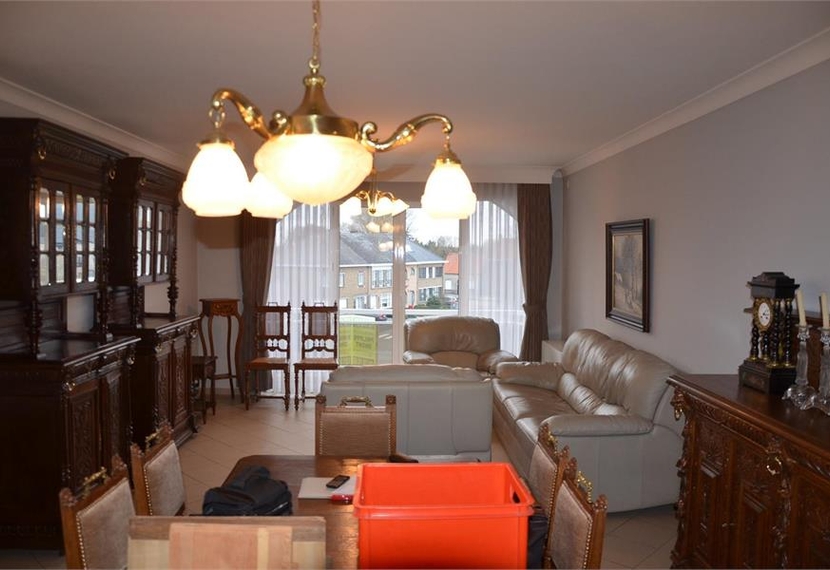 Te huur: ruim appartement van ca. 106 m² met 2 slaapkamers, terras en garage in Asper