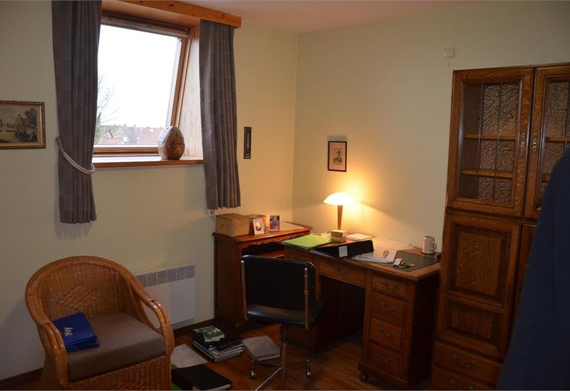 Te huur: ruim appartement van ca. 106 m² met 2 slaapkamers, terras en garage in Asper