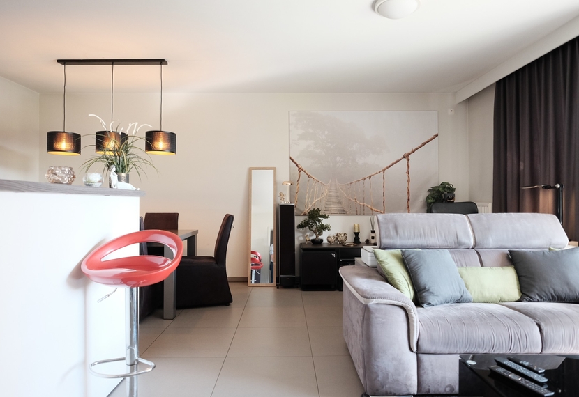 Instapklaar appartement met terras en parkeerplaats – ideale belegging in Izegem